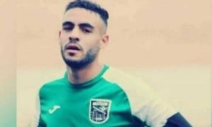 Футболіст з Алжиру помер від серцевого нападу під час матчу