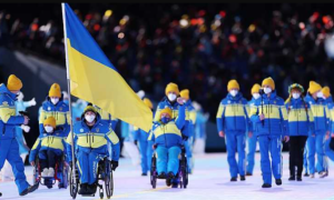 Українські спортсмени закликали зупинити війну під час відкриття Паралімпіади в Пекіні