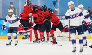 Жіноча збірна Канади переграла США у фіналі олімпійського хокейного турніру