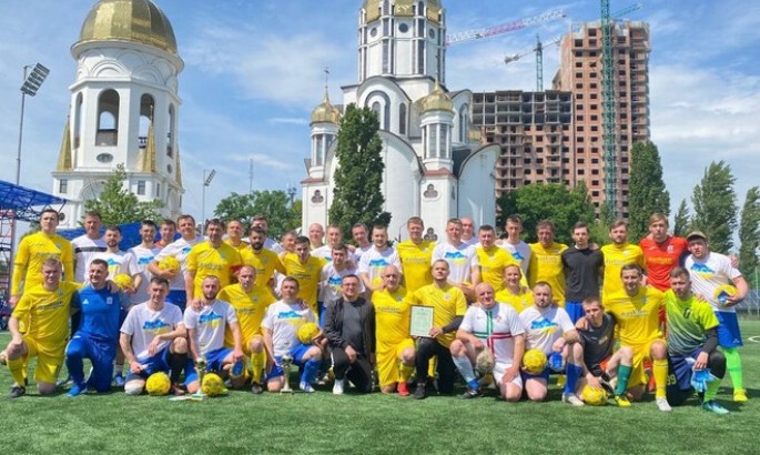 Українські ветерани провели товариський матч із бійцями ЗСУ