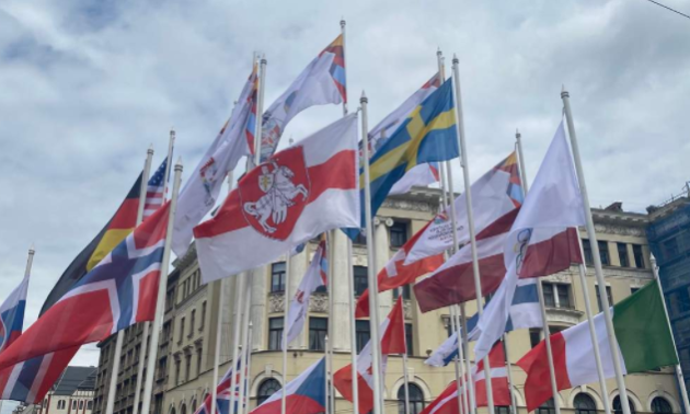 ІІХФ зажадала повернути прапор Білорусі